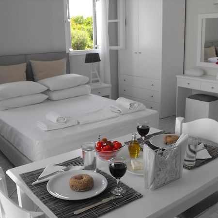 Milos Bay Suites Adamantas  ภายนอก รูปภาพ