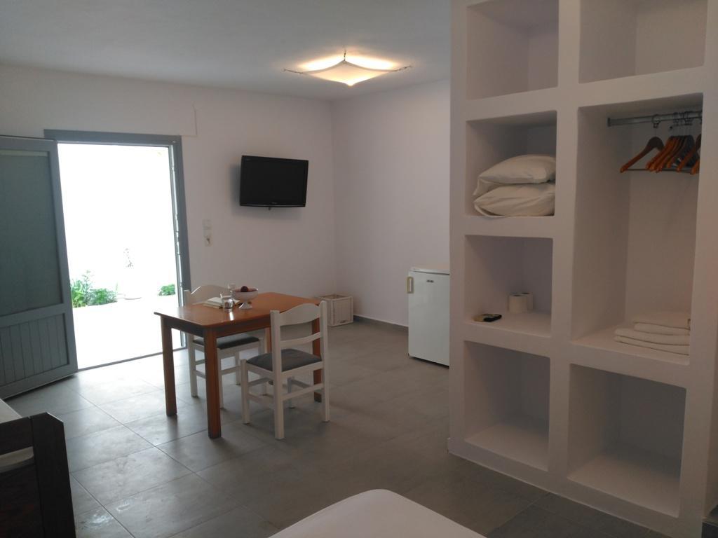 Milos Bay Suites Adamantas  ภายนอก รูปภาพ