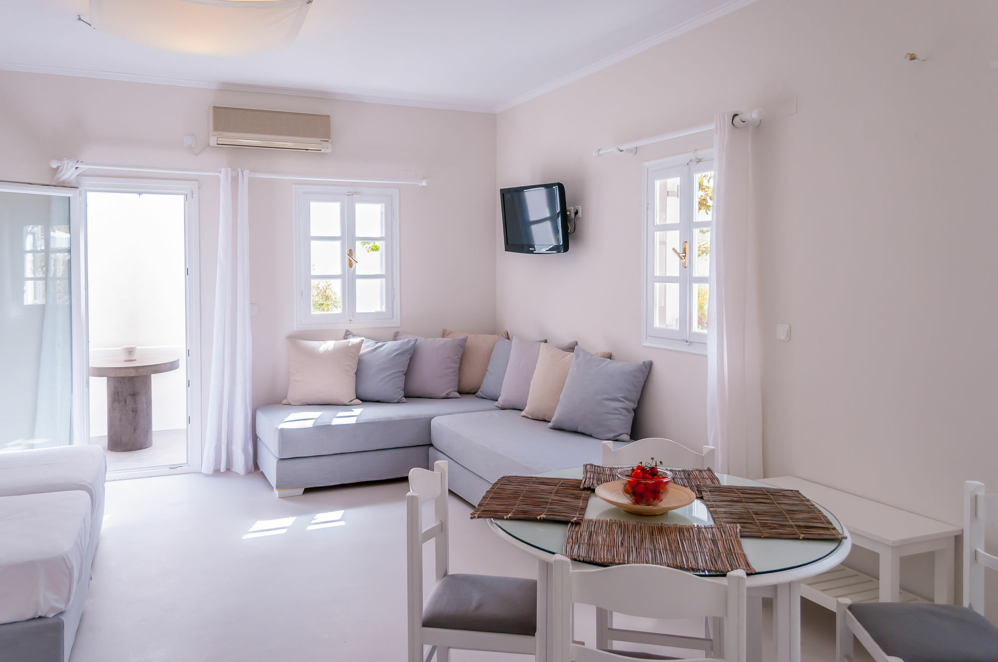 Milos Bay Suites Adamantas  ภายนอก รูปภาพ