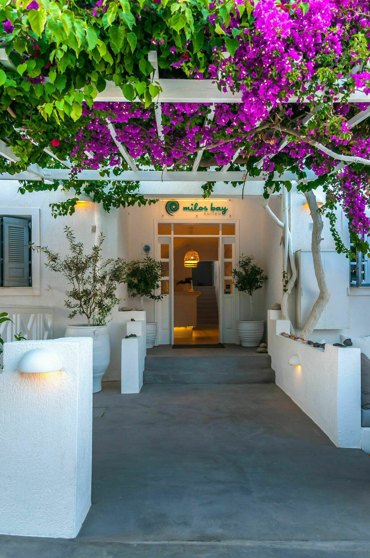 Milos Bay Suites Adamantas  ภายนอก รูปภาพ