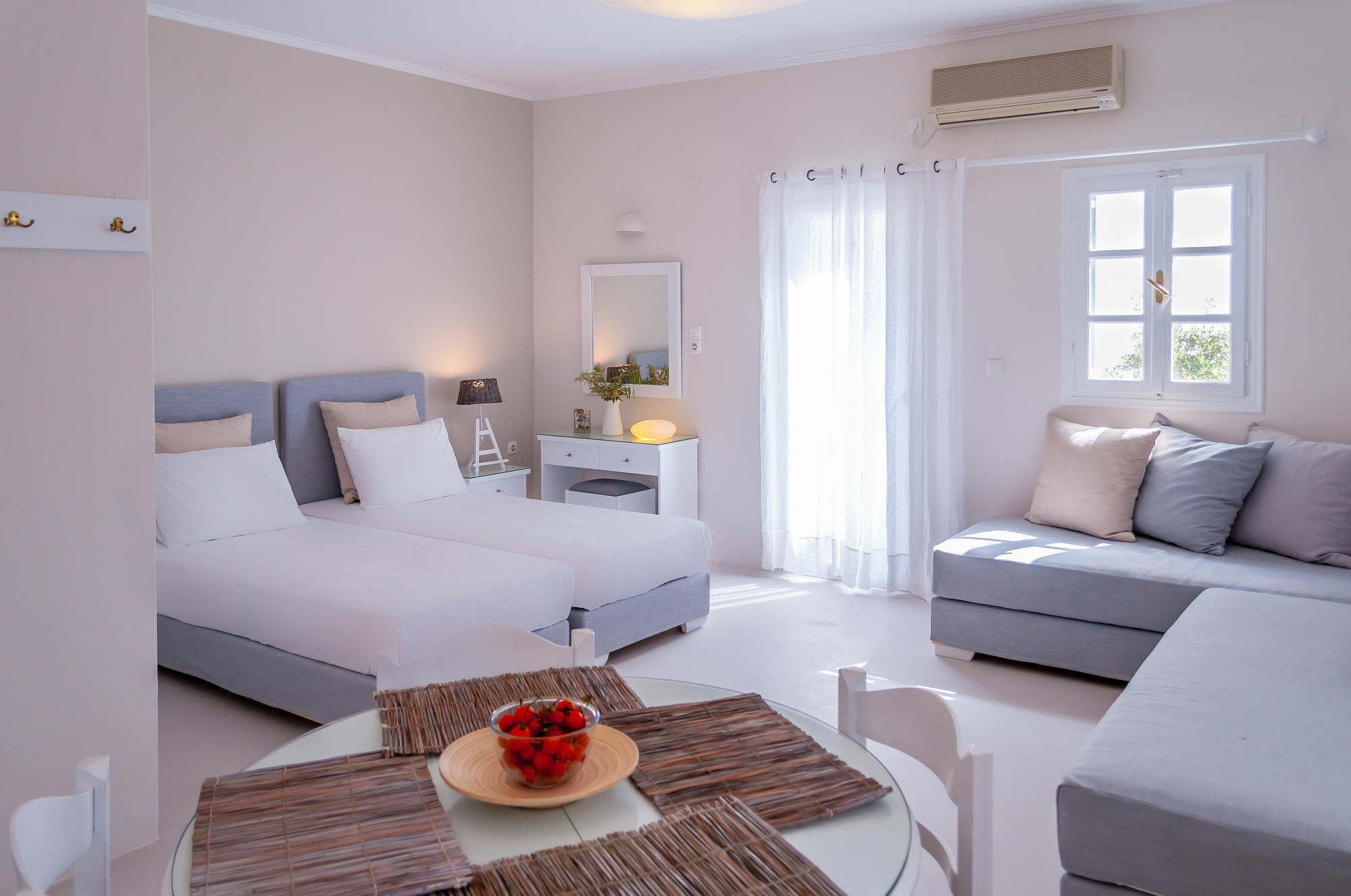 Milos Bay Suites Adamantas  ภายนอก รูปภาพ